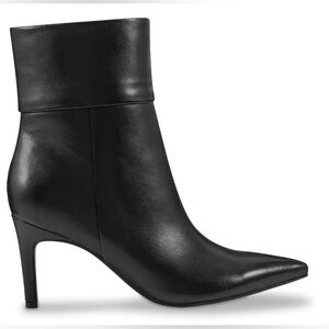 NWOB Marc Fisher Gilee Leather Ankle Booties